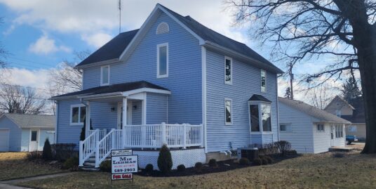 366 High St Berne In ** $179,900 ** 3-bedroom home on corner lot