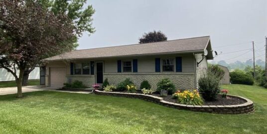 205 Holly Lane Geneva IN 46740 * 3 Bedroom Ranch * $200,000