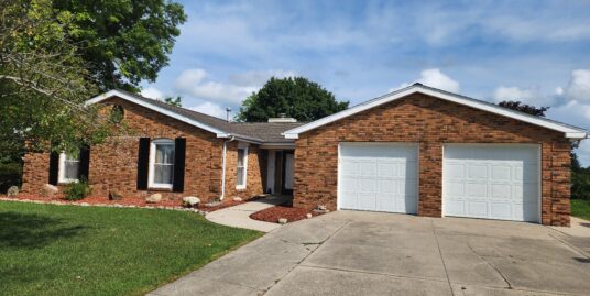 103 Deep Water Court Geneva IN 46740 * Lake of the Woods * 4 Bedroom Ranch on Double Lot *