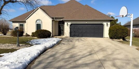1123 Westwind Trail Berne IN 46711 * 3 bedroom 2 bath * $280,000
