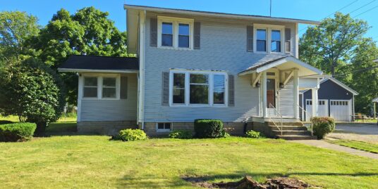 218 Dearborn St Berne IN 46711 * 3 bedroom 1 1/2 Bath $209,900